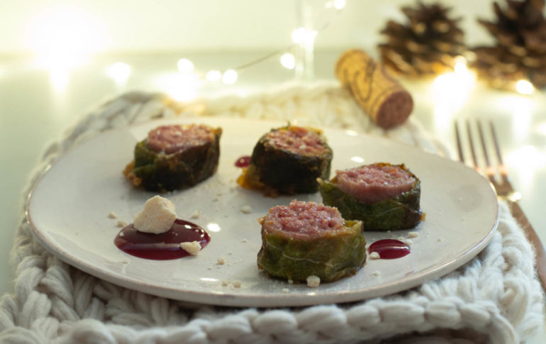 salamini al tastasale avvolti da verde con gelatina di chianti e meringhe salate 1